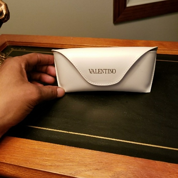 valentino sunglasses & the louis vuitton backpack - Picture 1 of 6